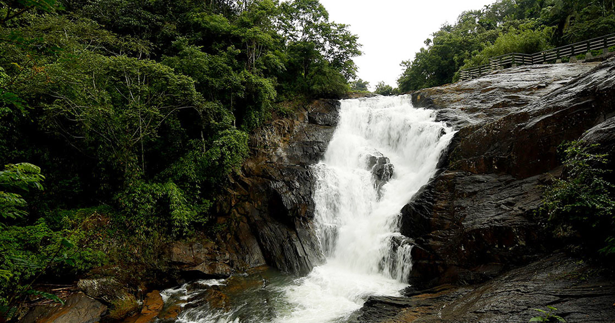 കാന്തൻ പാറ waterfalls